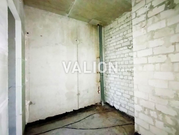 Свет не выключают. Продажа большой и просторной 2-к квартиры на 103 м2, ул. Саперно-Слободская, 22 рядом с метро Выдубичи и Демеевская.