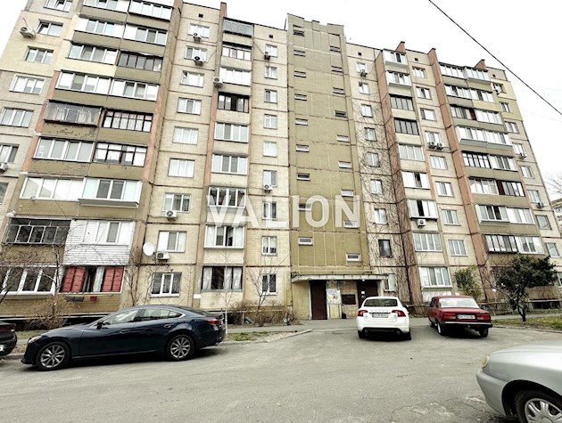 Продаж 1к квартири вул. Милославська 23а