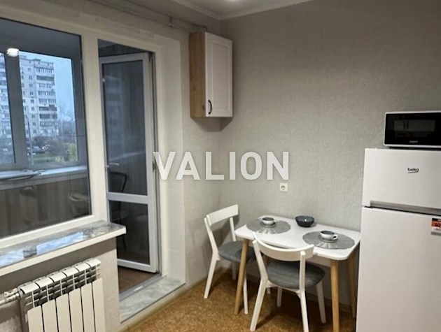 Продаж 1-кімн. квартири з ремонтом, просп. Григоренка, 41 метро Позняки