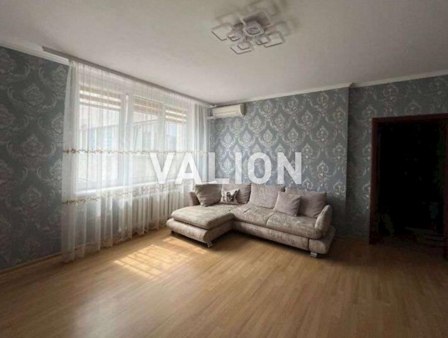 Продаж 2-к квартири вул. Олени Пчілки 2а