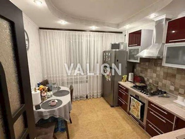 Продаж 3-к квартири вул. Героїв Дніпра 16а