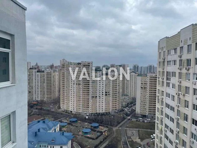 Продаж 3-к квартири вул. Урлівська 23б