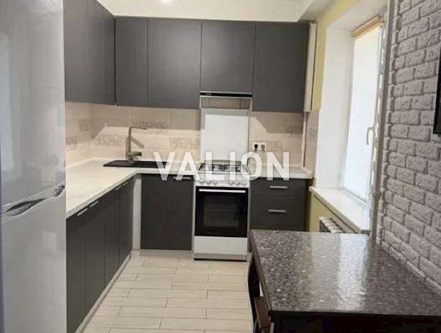 Продаж 1 кім квартири з ремонтом по вулиці Мілютенка 44б