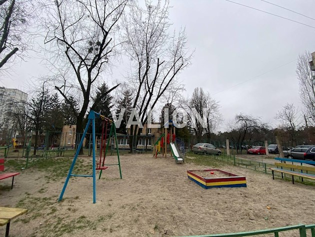 Продаж 1 кім квартири з ремонтом по вулиці Мілютенка 44б