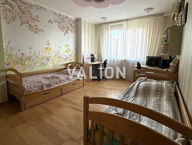 Продается 3-х комнатная квартира на ул. Мейтуса, 4А, Голосеевский район.