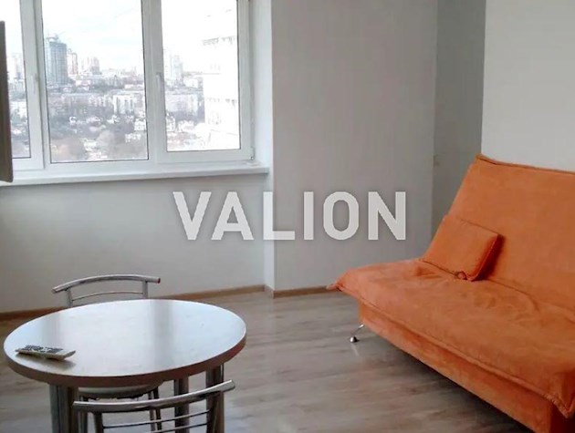 Продаж 1-к квартири вул Феодосійська 1