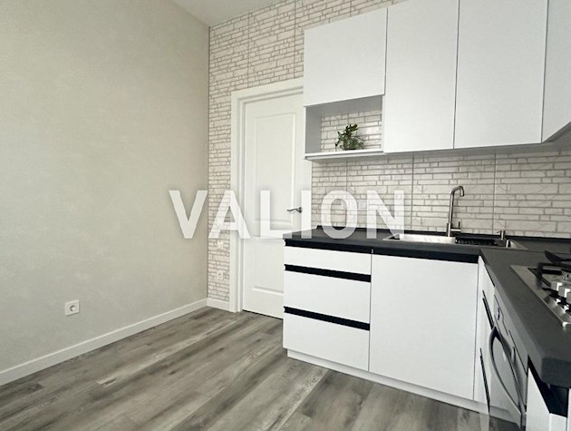 Продажа 2 комн. квартиры с новым ремонтом в Сталинке, ул. Ереванская 5, площадь Космонавтов, Соломенский р-н