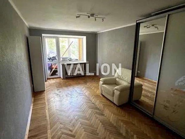 Продається 3-х кімнатна квартира вул.Неходи Івана, 5