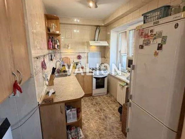 Продажа трехкомнатной квартиры с ремонтом, Киев, левый берег, Днепровский район, массив Березняки, по проспекту Тычины,