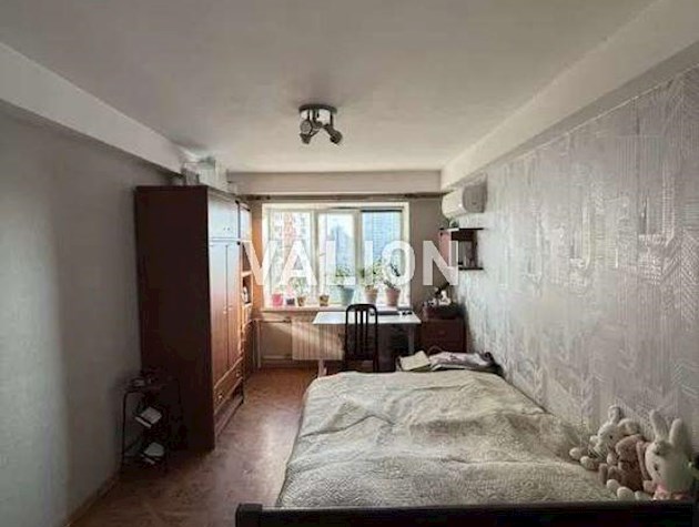 Продажа трехкомнатной квартиры с ремонтом, Киев, левый берег, Днепровский район, массив Березняки, по проспекту Тычины,