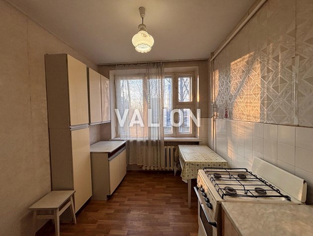 Продам 2-к квартиру в центре ст.м Арсенальная Суворова 19