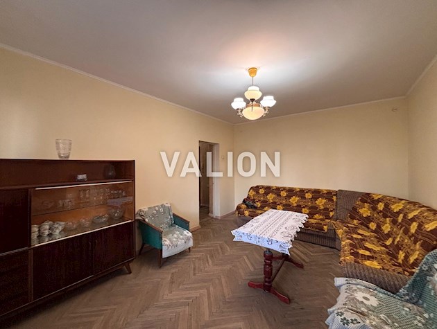 Продам 2-к квартиру в центре ст.м Арсенальная Суворова 19