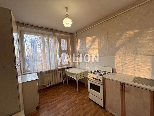 Продам 2-к квартиру в центре ст.м Арсенальная Суворова 19