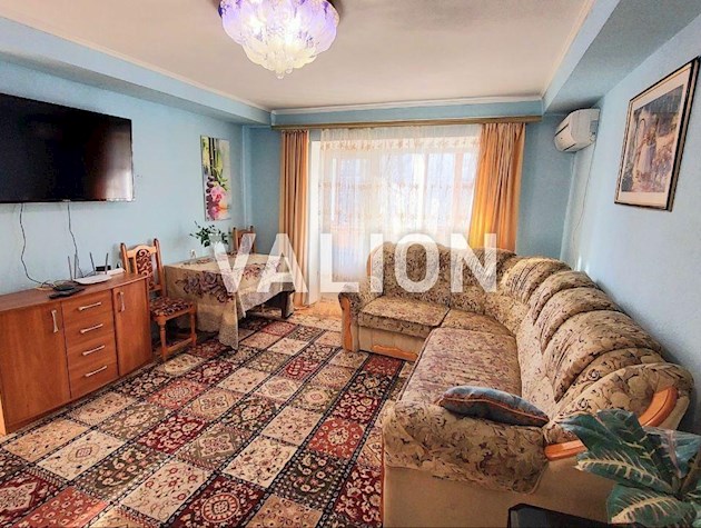 Продаж 4-х кімнатної квартири поряд з м. Печерська Л.Українки, 9