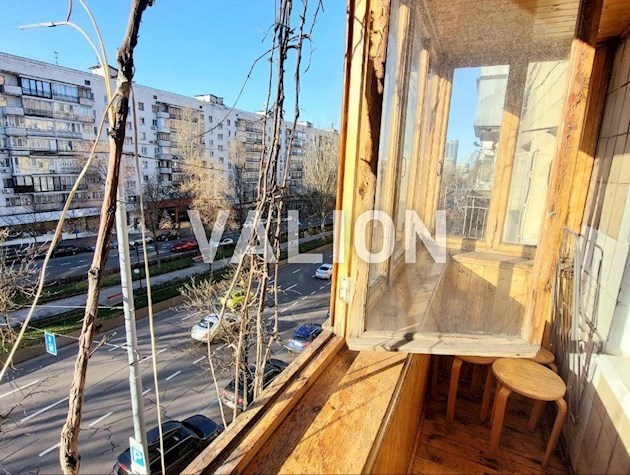 Продаж 4-х кімнатної квартири поряд з м. Печерська Л.Українки, 9