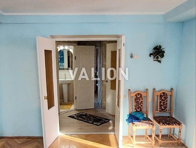 Продаж 4-х кімнатної квартири поряд з м. Печерська Л.Українки, 9
