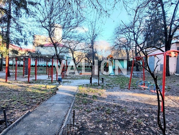 Продаж 4-х кімнатної квартири поряд з м. Печерська Л.Українки, 9