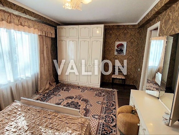 Продаж 4-х кімнатної квартири поряд з м. Печерська Л.Українки, 9