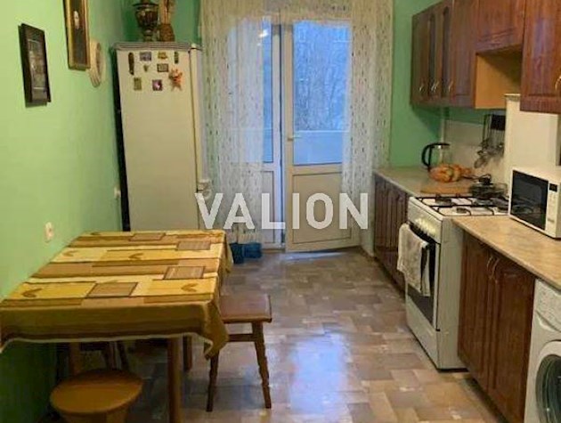 Продажа 3-комнатной квартиры Кловский спуск 18