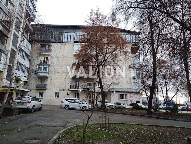 Продається 1 кімн квартира на Великій Житомирській 16, 6 поверх, елітна локація.