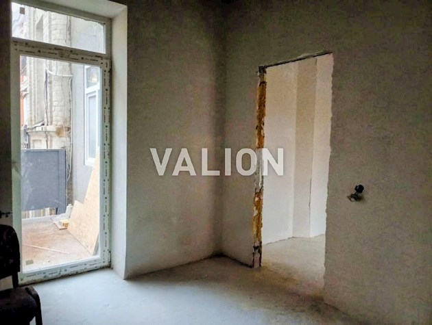 Продається 1 кімн квартира на Великій Житомирській 16, 6 поверх, елітна локація.