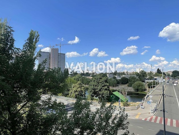 Продаж 2к кімн. квартири на Русанівці, вул. Ентузіастів, 17, м.Лівобережна