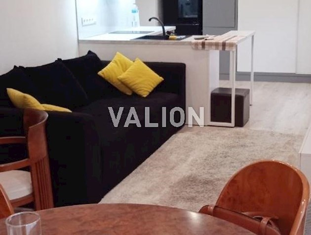 Продаж 1-к квартири вул. Залізнична 32