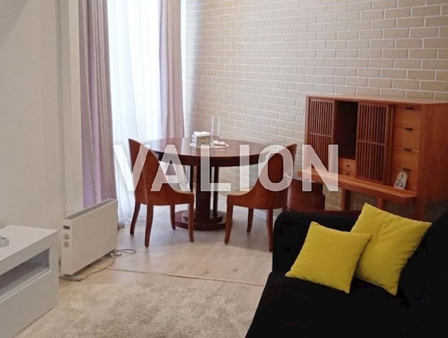 Продаж 1-к квартири вул. Залізнична 32