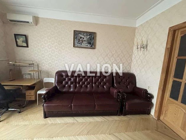 Продаж 2-кімнатної квартири на вул.Героїв Оборони, 3