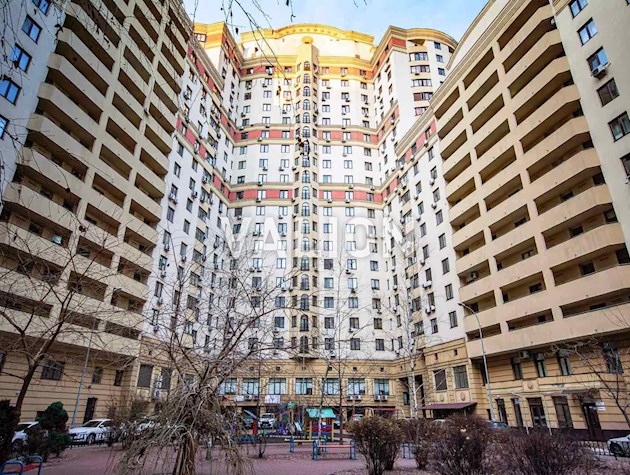 Продам 4-к квартиру з паркінгом по вул. Дмитрівська 75, ЖК Златоустівський.