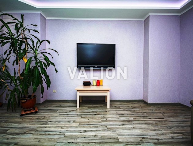 Продам 4-к квартиру з паркінгом по вул. Дмитрівська 75, ЖК Златоустівський.