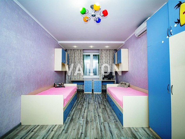 Продам 4-к квартиру з паркінгом по вул. Дмитрівська 75, ЖК Златоустівський.