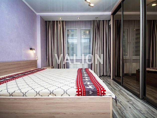 Продам 4-к квартиру з паркінгом по вул. Дмитрівська 75, ЖК Златоустівський.