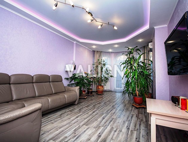 Продам 4-к квартиру з паркінгом по вул. Дмитрівська 75, ЖК Златоустівський.