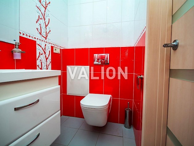 Продам 4-к квартиру з паркінгом по вул. Дмитрівська 75, ЖК Златоустівський.