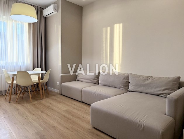 Продаж 1 кімнатної квартири. Печерський район, вул. А.Верхогляда, 2а. Без комісії.