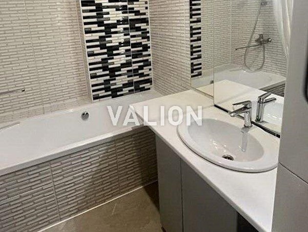 Продаж дворівневої квартири, 3-к квартиры вул.Нижній Вал 27-29