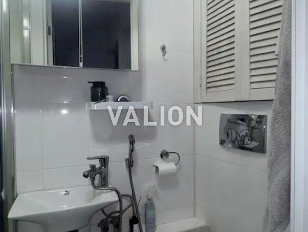 Продаж 1-к квартири вул. Смілянська вулиця 19