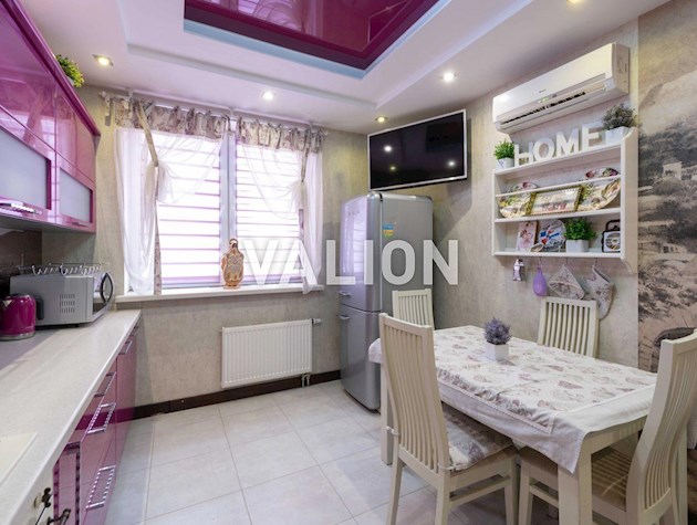 Продаж 2-х кімнатної квартири 70 кв.м. з преміум ремонтом за адресою вул. Борщагівська 152а, Шулявка