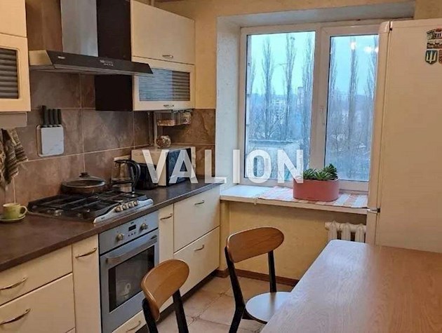 Продаж 1 кімнатної квартири вул. Ю.Здановської 24 Голосіївський район