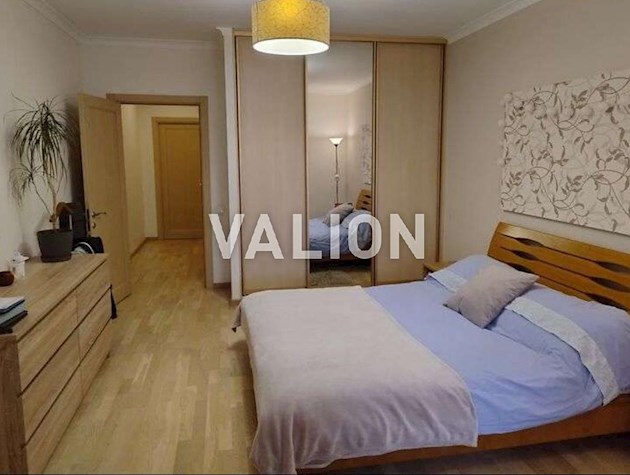 Продаж 3-к квартири вул. Бориспільська 12в