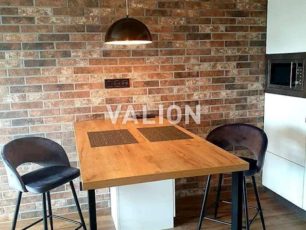 Продаж 1-к квартири вул. Салютна 2