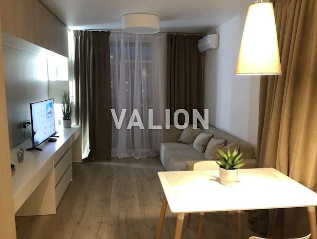 Продаж 1-к квартири вул. Васильківська 100а