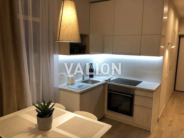 Продаж 1-к квартири вул. Васильківська 100а