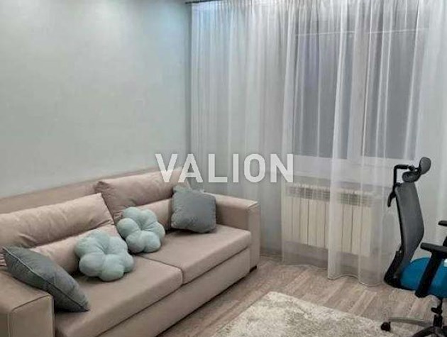 Продается 3-комнатная квартира с ремонтом возле метро «Позняки»