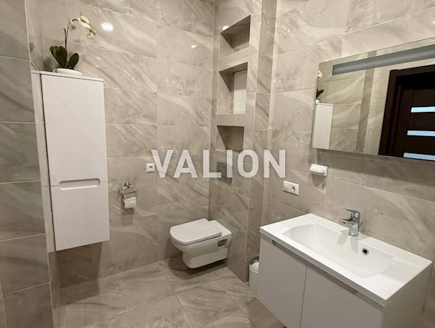 Продам 3 комн. квартиру ул.(Механизаторов) Шаповала 2 ЖК Изумрудный