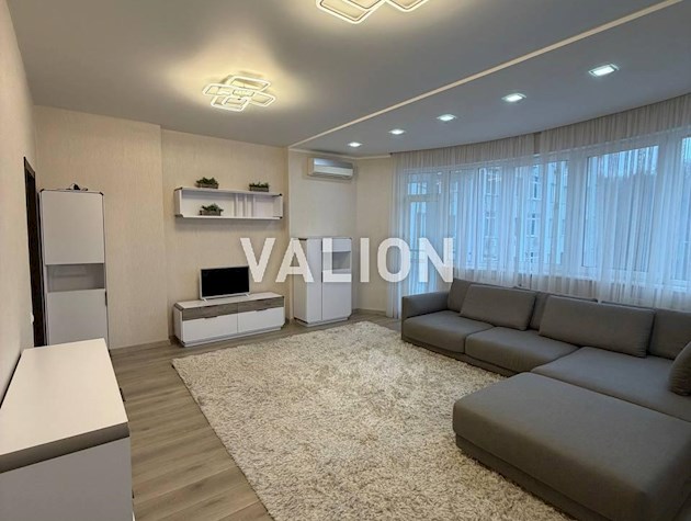 Продам 3 комн. квартиру ул.(Механизаторов) Шаповала 2 ЖК Изумрудный