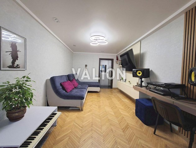 Продаж 1к квартири 42 м2, вул.Копиловська 21