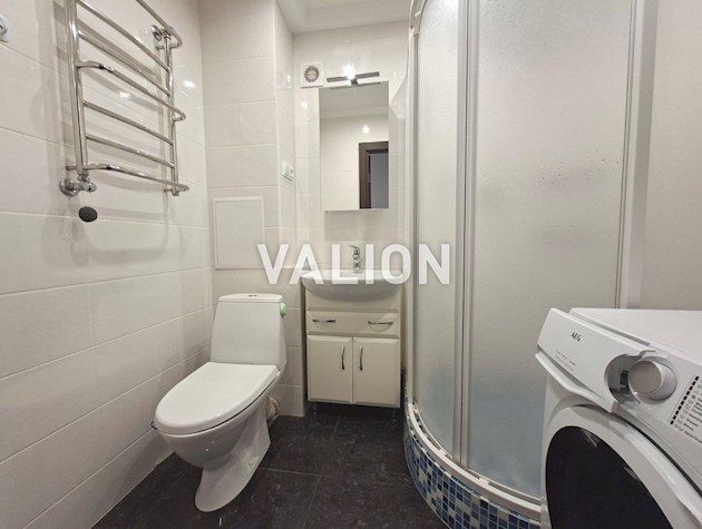 Продаж 1к квартири 42 м2, вул.Копиловська 21