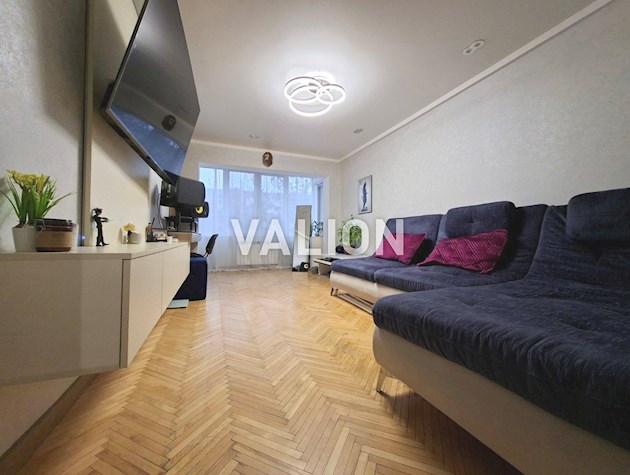 Продаж 1к квартири 42 м2, вул.Копиловська 21